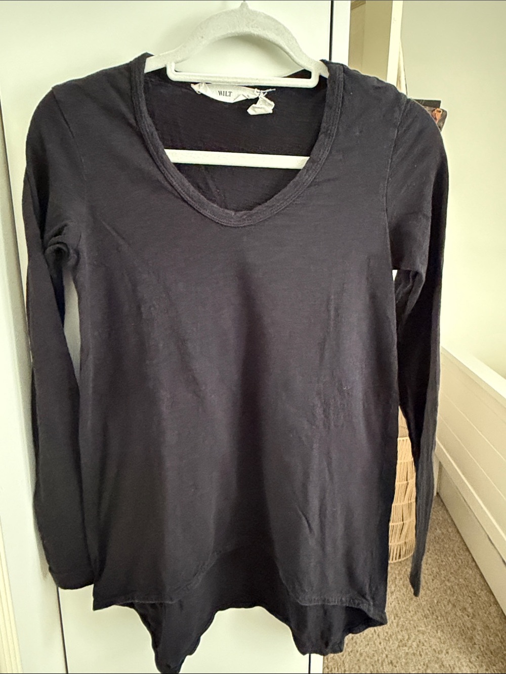 WILT Black Long-Sleeve V-Neck Top. Size: XS